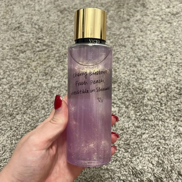 Victorias Secret Shimmer Fragrance Mist - Picture 2 of 3
